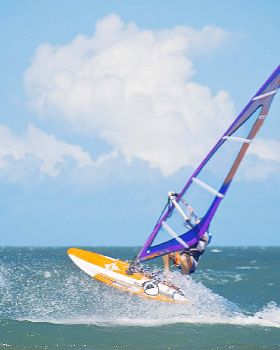 Salonika Beach (15-25kts)