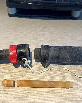 Mast base (broken)