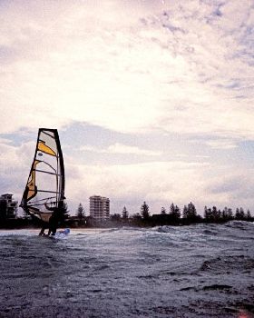 SEQ Wavesailing sign on day