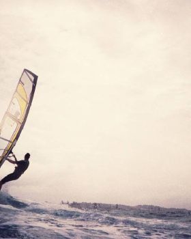 SEQ Wavesailing sign on day