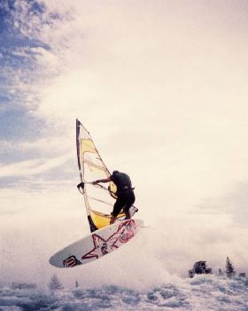 SEQ Wavesailing sign on day
