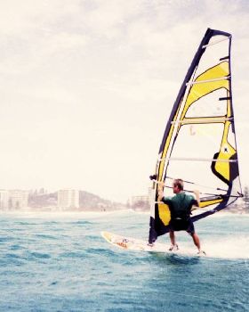 SEQ Wavesailing sign on day