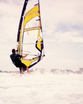 SEQ Wavesailing sign on day