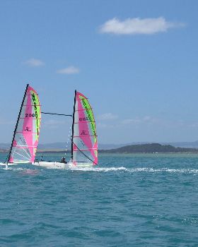 03 8-10 knots. Not enough to foil