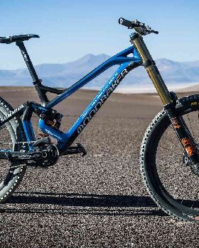 taking-on-the-challenge-is-his-mondraker-summum (1)
