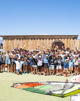 2024 Jaffle Shack Oceania Youth Wave Titles competitors and parents