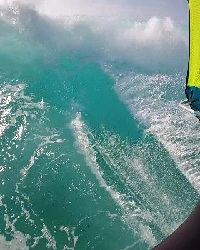 GX010034 - Stingray and Wave 1