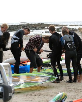 Mast stuck - turns into social event