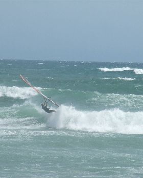 I SPOTXED IT with Graham ,Frank  we got the 10am early  bash before the wind went berko