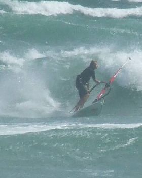 GAZZZZZA  and GREG  BURROWS  Olderrr cool schoolies show the crew up in the early bash