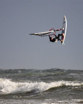 40 to 50 knots all day   Sunday 26th April RickettsPoint