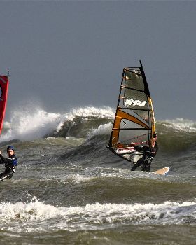 40 to 50 knots all day   Sunday 26th April RickettsPoint