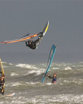 40 to 50 knots all day   Sunday 26th April RickettsPoint