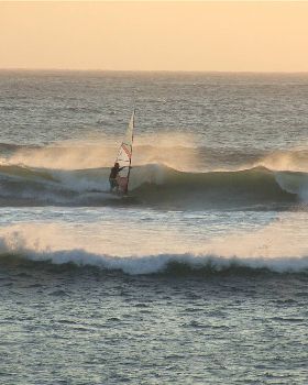 Ben AFP Boxing Kanga,South Lip Slide and Burrows looking into  Sunset  pipe to the big vag