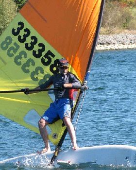 Freestyling old Aussie sail