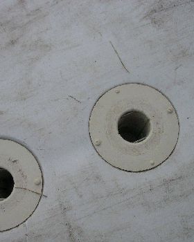 Tiga sailboard mast foot attachment