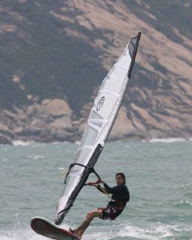 Wind gusting at 35knots, pretty tough on my 5.8m with my 55kgs.....