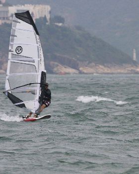 Wind gusting at 35knots, pretty tough on my 5.8m with my 55kgs.....