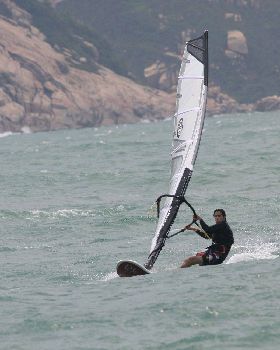 Wind gusting at 35knots, pretty tough on my 5.8m with my 55kgs.....