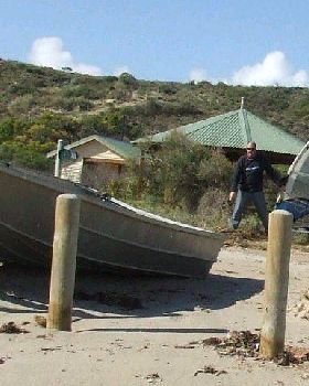 Coronation Beach Park  Geraldton  in a NORTHERLY  puts a smile on the dial. Rushton got one