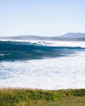 Gerroa - Friday August 13 - Main Break