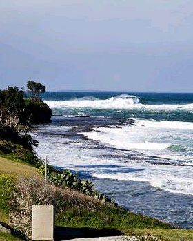 Gerroa - Friday August 13 - Main Break