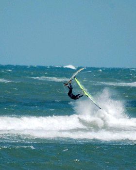 25 to 30 knots