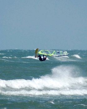 25 to 30 knots