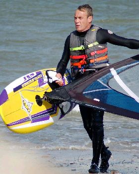 25 to 30 knots