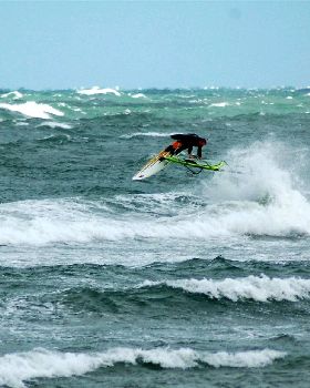 25 to 30 knots