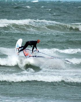 25 to 30 knots