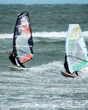 25 to 30 knots