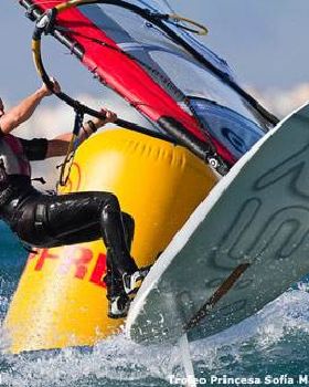 windsurfing-woman