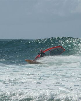 toowoon waves sailing 066