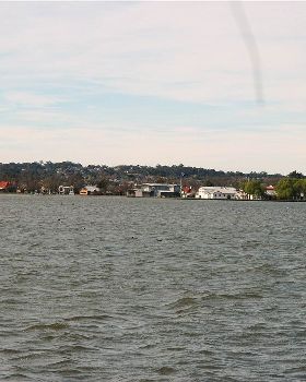 lake 002