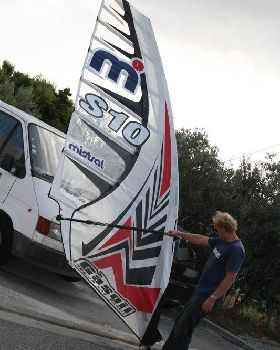 Challenger-Sails-Speed-2012
