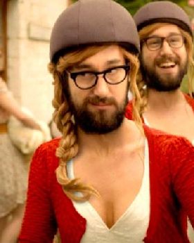 Marty and Chops earning some money in the 5 seeds ad