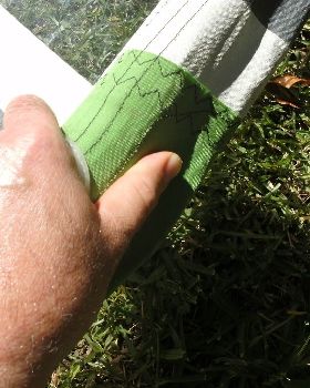 At the 437cm setting, the batten is still 2 fingers in front of the mast