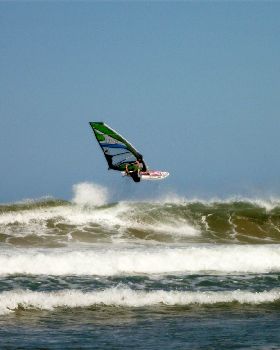 Adrien Levy flies high Gerroa April 2012