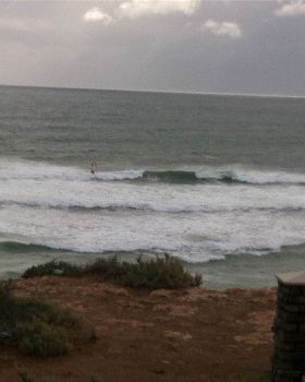 Late arvo Mid coast - few kranking sets