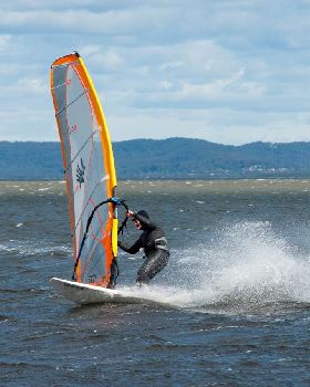 Canton 18-8-12 20 -30kt WNW