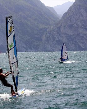 Fresh water, 25 knots and warm