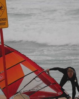 Duncan Sailing Maroubra Beach in a Southerly