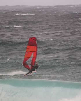 Duncan Sailing Maroubra Beach in a Southerly