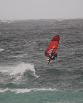 Duncan Sailing Maroubra Beach in a Southerly