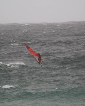 Duncan Sailing Maroubra Beach in a Southerly