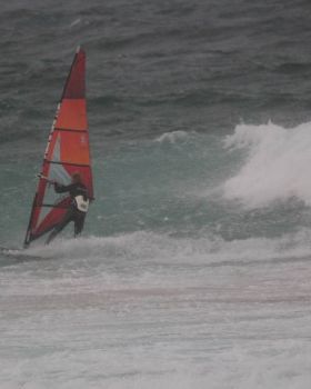Duncan sailing Maroubra Beach in a Southerly