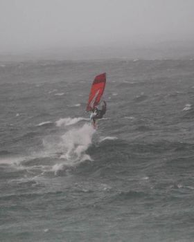 Duncan sailing Maroubra Beach in a Southerly