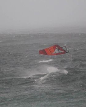 Duncan sailing Maroubra Beach in a Southerly