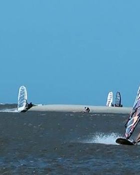 scott takes lead